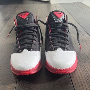 Nike LeBron 19 XIX Low Bred 2022 new no box men’s size 11.5